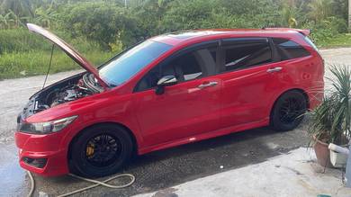 Honda STREAM 1.8 I-VTEC (A)