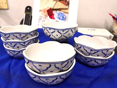 Thailand Hand Painted Blue & White Ceramic Lotus B