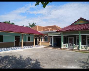 Bungalow berkolam renang Desa Impian Telok P. Garang Banting 42500