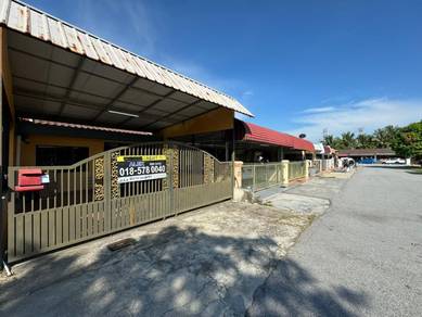 Port Dickson Taman Ria One and Half Storey House for Rent