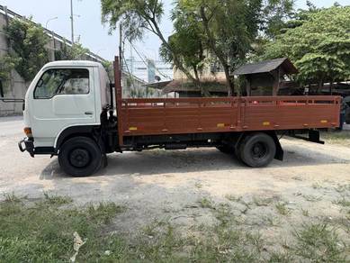 Lori Nissan UD 3 Tan 17 Kaki Lorry Boon