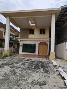 Semi D Exclusive Tangkak Vila