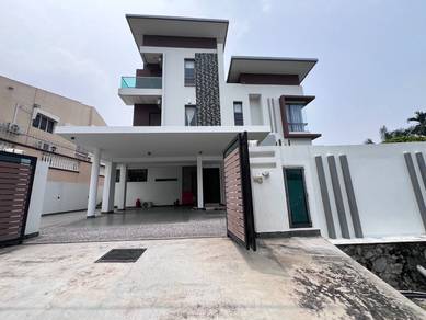 Taman Connaught 3 Storey Bungalow House