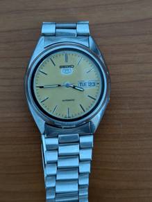 Vintage Seiko 5 Automatic Watch