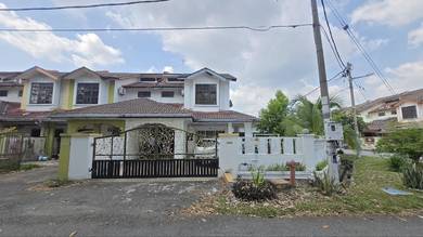 (CORNER LOT) RENOVATED DOUBLE STOREY SEKSYEN 4 BANGi
