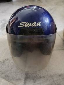 Motorcycle helmet