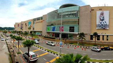 Retai Lot Queensbay Mall Penang
