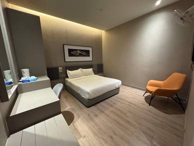 Cyberjaya Facing Mainroad Hotel For Sale