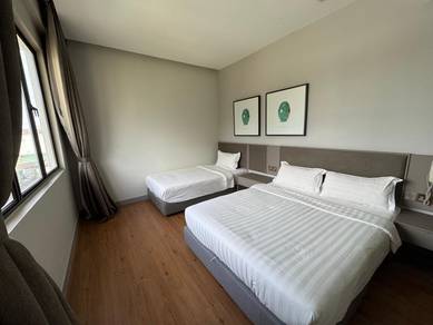 Cyberjaya Facing Mainroad Hotel For Sale