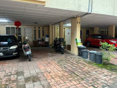 FREEHOLD, PEACEFUL -Townhouse 3 Storey Prima Court Saujana Melawati