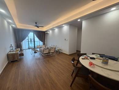 R&F Phase 2, 4bedroom 3 bathroom for rent,with car park,direct o