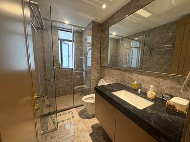 R&F Phase 2, 4bedroom 3 bathroom for rent,with car park,direct o