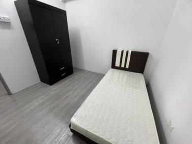 Fully Furnished 3 Bed 2 Bath @ Pulai Mutiara 3, New SPC Floor