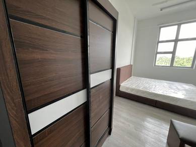 Fully Furnished 3 Bed 2 Bath @ Pulai Mutiara 3, New SPC Floor