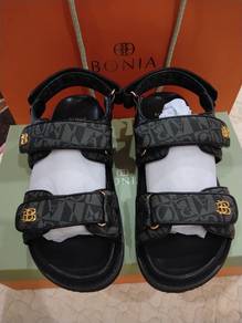 bonia