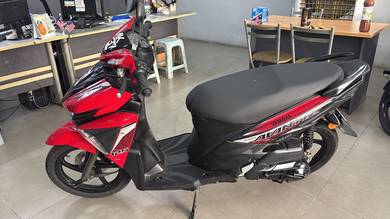 YAMAHA AVANTIZ 125!!LOAN KEDAI!subang chong motor!