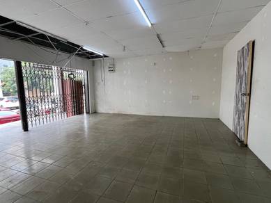 Seri Kembangan Putra Permai Shop-Ground Floor, Below Flat, 660sqft