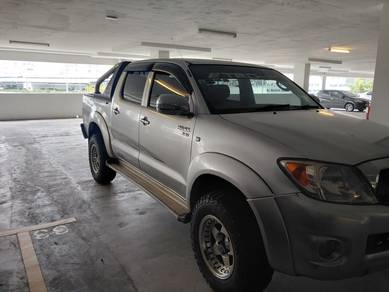 Toyota HILUX 2.5 G MY05 KUN25R (M)