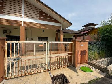 SemiD Setingkat Di Taman Carnation Park, Beserah