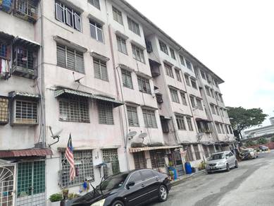 Low Booking - Flat Garnet Block Cempaka , Taman Puchong Indah, Puchong