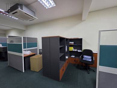 Mahkota cheras office partialy furnish move in ready