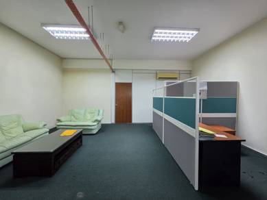 Mahkota cheras office partialy furnish move in ready