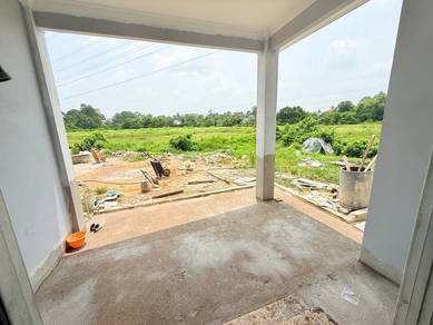 Semi D Sebelah Sekolah Menengah Tengku Panglima Raja Pasir Mas