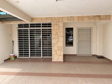 2 storey house Lakeside Residences Puchong Pusat bandar puchong 22x75