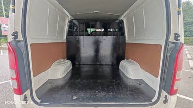 2015 Toyota Hiace Semi-Panel Van 2.5 (D)