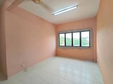Taman Gaya Flat / Taman Gaya area / Level 4 / Full Loan