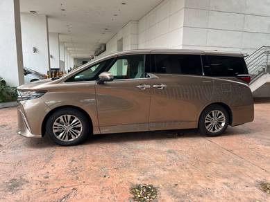 Toyota ALPHARD 2.5Z GOLD EDITION