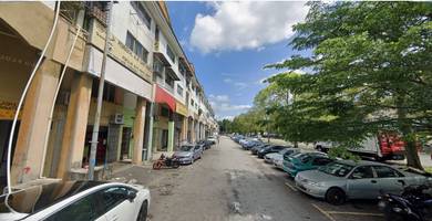 cheras-1.5 sty shoplot+mezzanine floor . commercial park-20x70