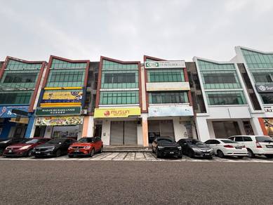 Taman Molek @ JB Three Storey (Renovated) Shoplot (Unblock View) FOR S