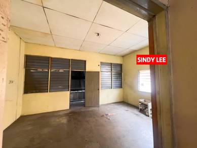 Shop Lot First Floor rent at Jelutong 1300sf suitable worker stay