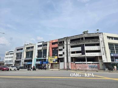 Port Klang 4.5 Storey Shoplot For Sell Facing Main Road 22x75 Freehold