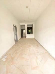 Jalan Inang Bandar Bukit Raja single storey For Rent