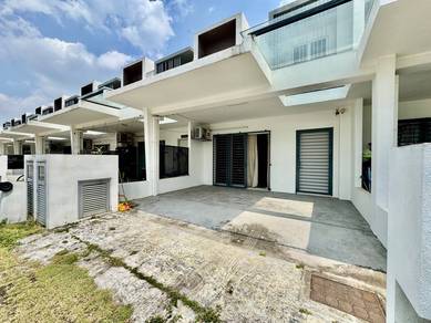 LIKE NEW Double Storey Terrace @ Casa View Cybersouth Dengkil