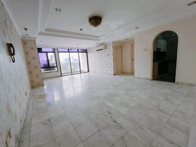 Freehold Villa Putra Condo - Next PWTC & LRT - Below RM400k