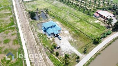 Banglo Cantik dengan Tanah Luas 0.62 ekar Untuk Dijual di Semanggol