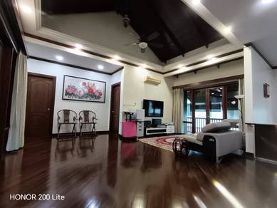 Bungalow house for sale at a great value below market.