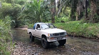 1996 Toyota HILUX 2.8 MY95 LN106R (M)