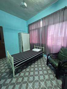 Bilik wanita untuk disewa