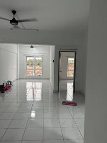 Partially Furnished & Nice House!!! Trifolia Apartment, Klang