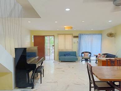 Puchong, Corner Unit! Taman Saujana Puchong! Near Bukit Puchong!