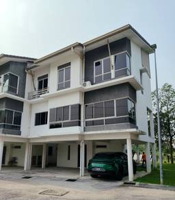 Lagoon Residences 3sty Townhouse Kota Kemuning [Freehold / Corner]