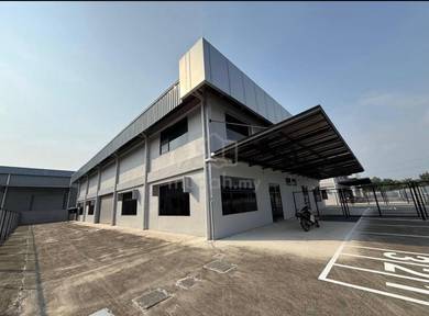 1.5 sty Bungalow corner Factory/Warehouse For sale , Valdor