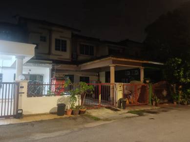 Medium Room with Partly Furnish & Aircond @ Taman Sri Andalas Klang