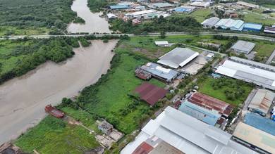 Detached Factory & Open Warehouse C/w 1000 kVA Substation @ Demak Laut