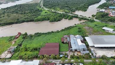 Detached Factory & Open Warehouse C/w 1000 kVA Substation @ Demak Laut