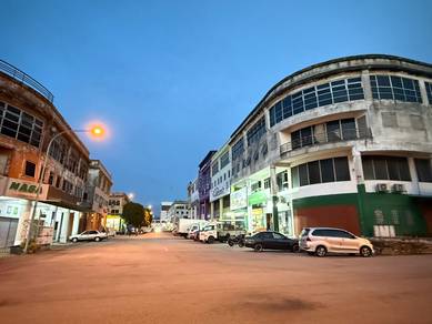 MURAH Corner‼️4 storey Shop Bandar Country Home Rawang